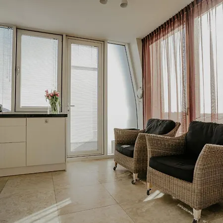 Apartman De Zeeparel By Interhome