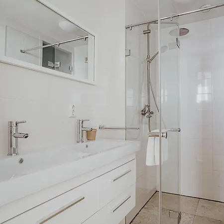 De Zeeparel By Interhome Egmond aan Zee