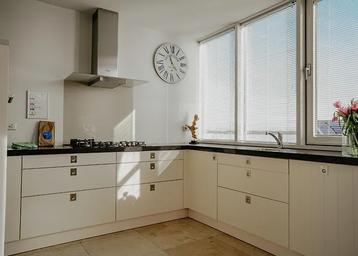 De Zeeparel By Interhome