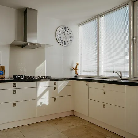 De Zeeparel By Interhome